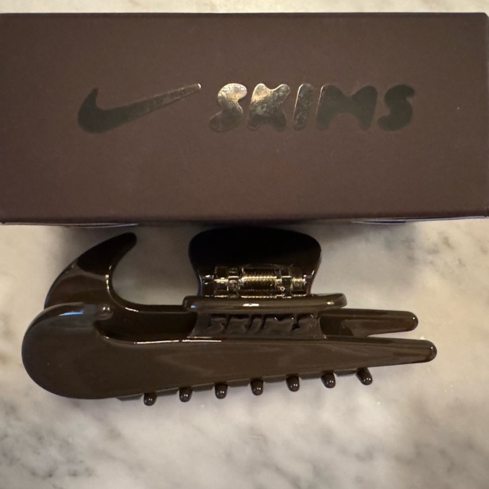 Skims x Nike In Store Exclusive Hair Clip in Dark Brown